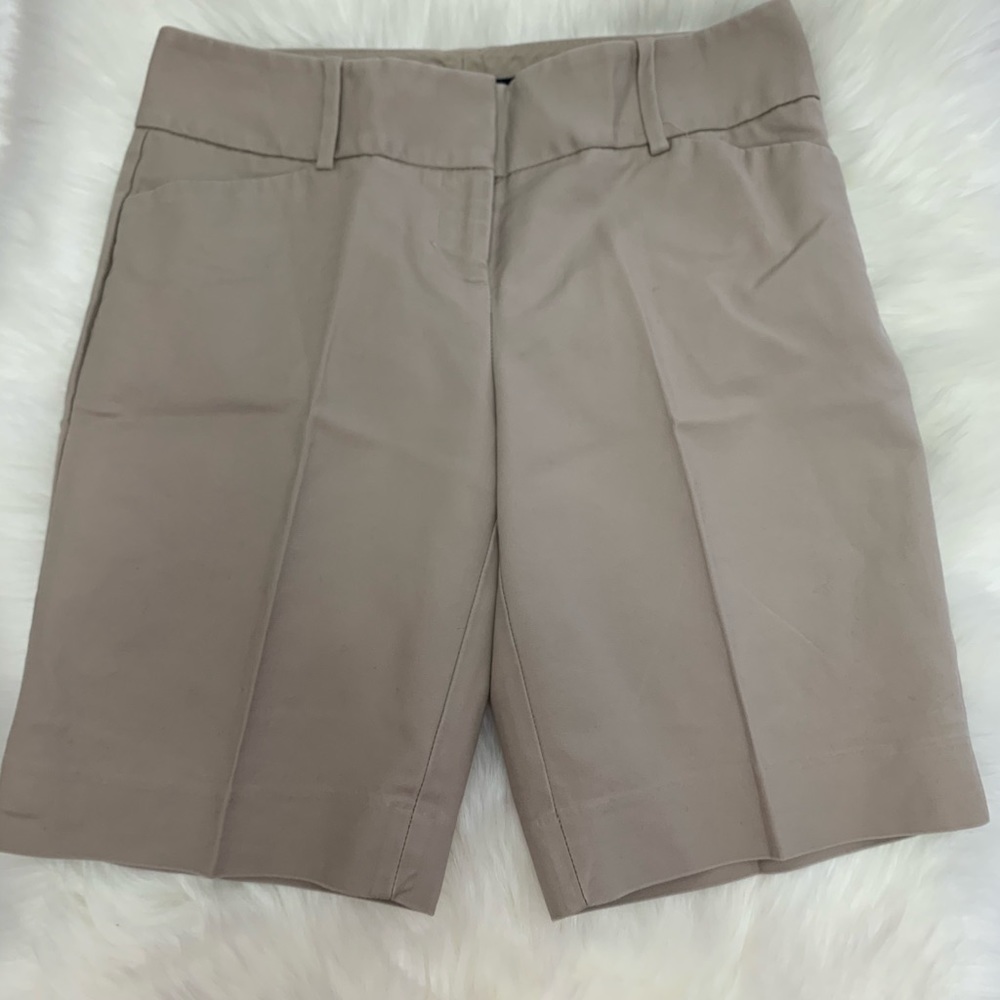 Banana Republic Bermuda Khaki shorts